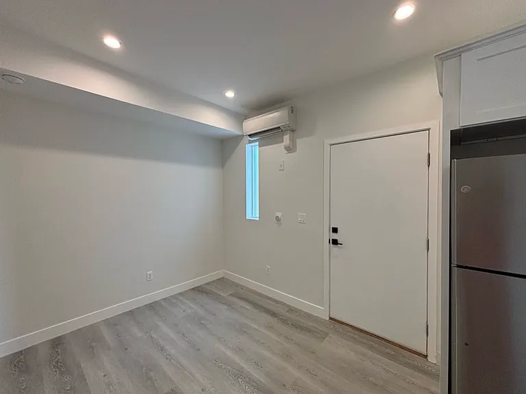 1435 N Ave 47 — Photo 4
