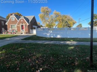 12742 Catalpa St, Southgate, MI