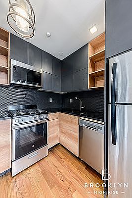 5th image of 217 Malcolm X Blvd #4L