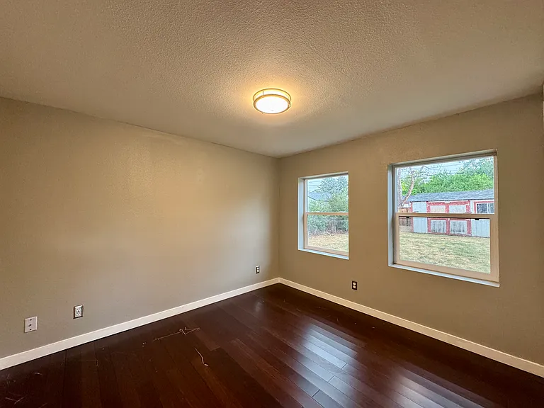 2910 Ivy St — Photo 16