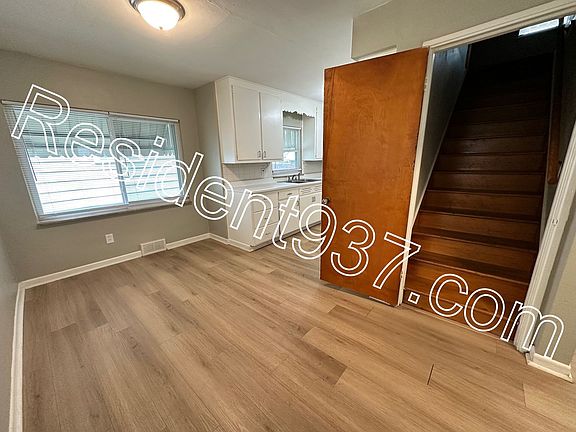 4th image of 431 Haskins Ave