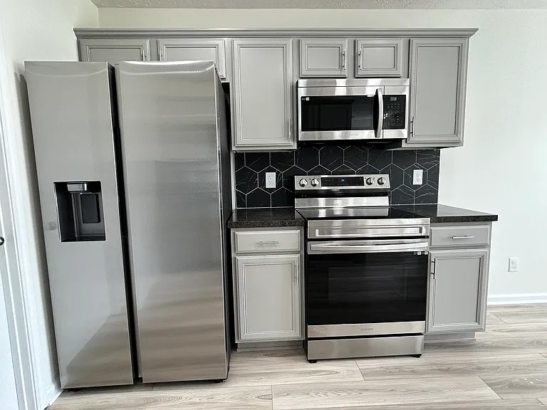 335 Sarna Dr — Photo 7
