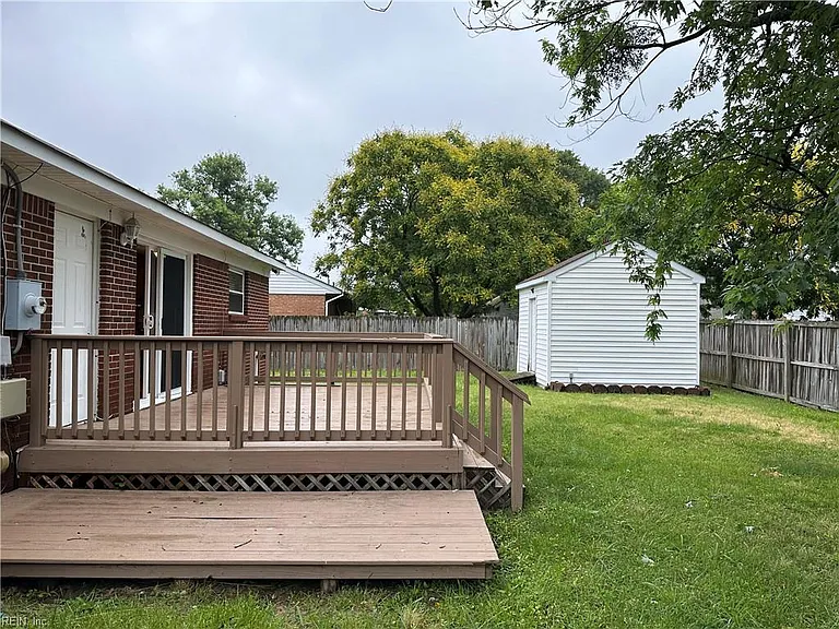 940 Redwood Cir — Photo 39