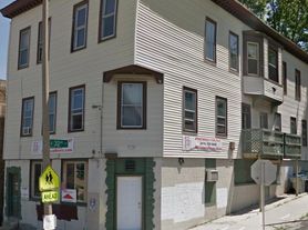 1408 S 32nd St, Milwaukee, WI
