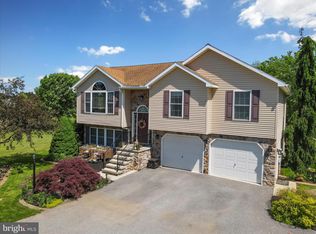 1136 Ashton Dr, Shippensburg, PA 17257