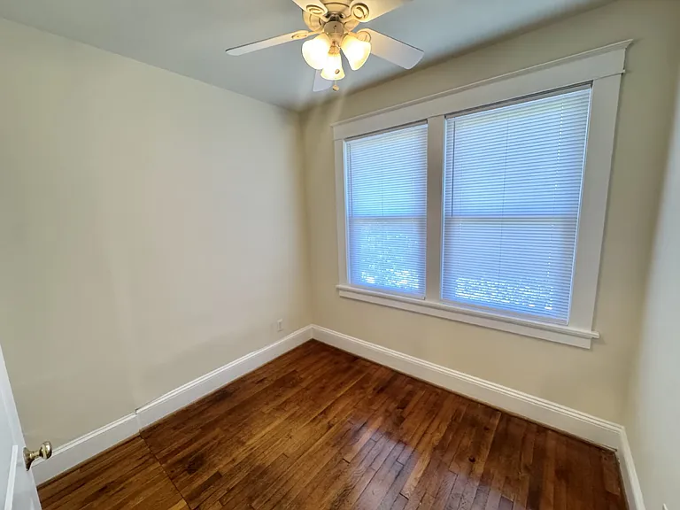 1514 Bainbridge St #B — Photo 9
