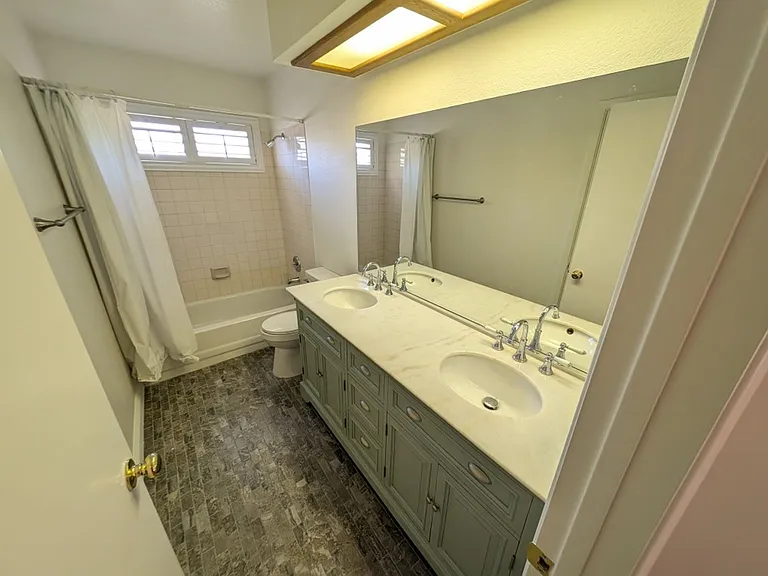 8432 Airmont Ct — Photo 27