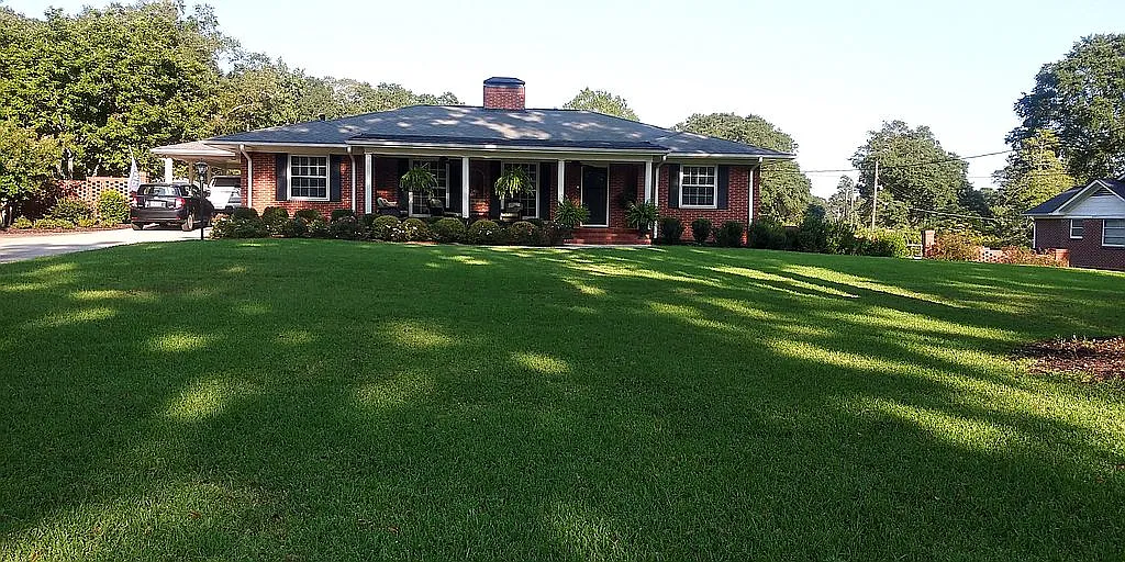 1010 Skyline Dr photo 1