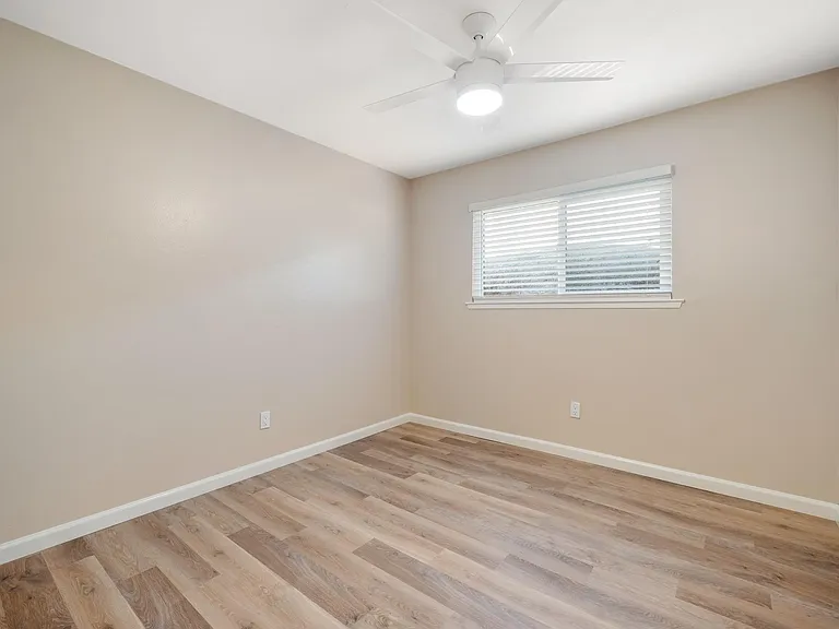 5353 Olmeda Ave #3 — Photo 18