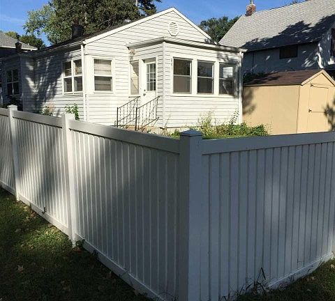 3rd image of 801 N Prairie Ave