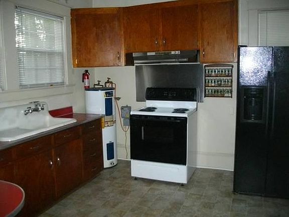 5th image of 709 S Franklin St