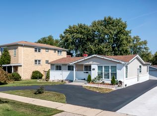 903 S York Rd, Bensenville, IL 60106