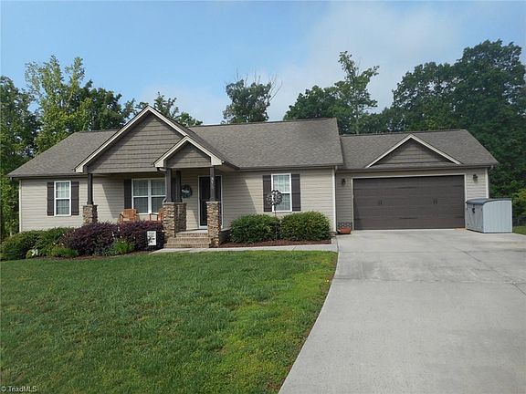2nd image of 375 Twin Creeks Dr