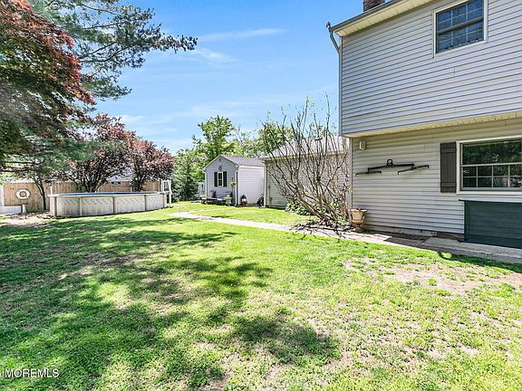 3rd image of 31 Bayberry Lane