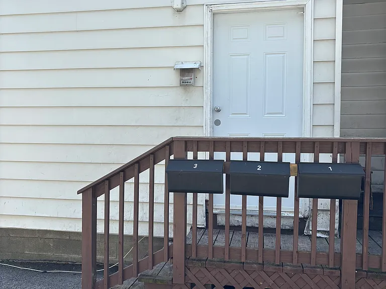 742 South Ave — Photo 14