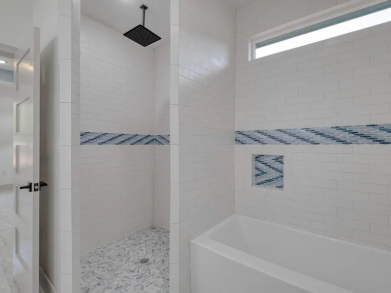 202 Washington St — Photo 17