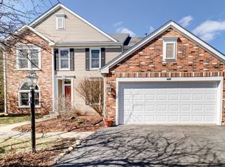 920 Alexandra Blvd, Crystal Lake, IL 60014