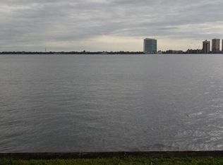 1064 N Tamiami Trl #6, North Fort Myers, FL 33903