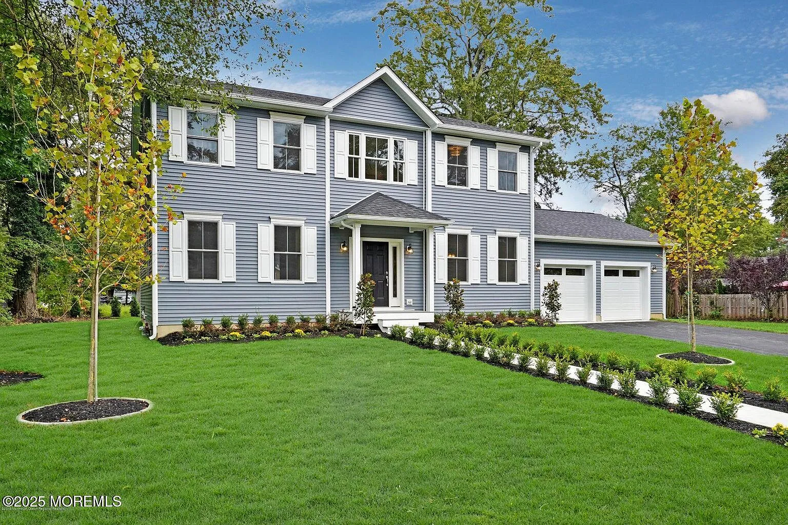 4 bed, 2.5 bath, 2520 sqft, $2,900 — Photo 1