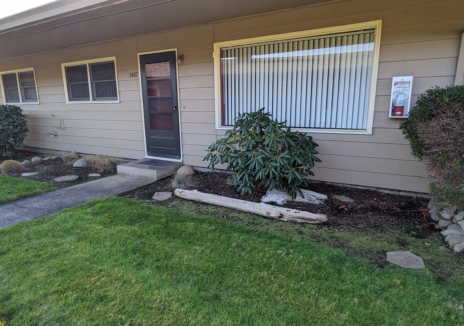 Bel Air Apartments — Photo 4