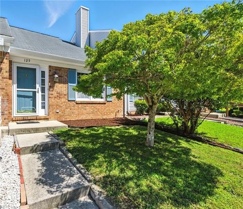 125 Briarwood Pl, Yorktown, VA 23692