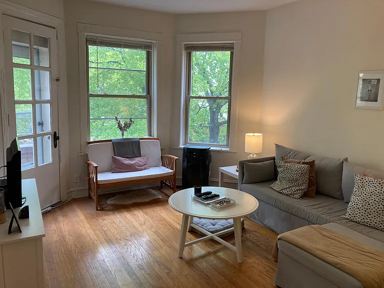 2319 W School St #3 — Photo 8