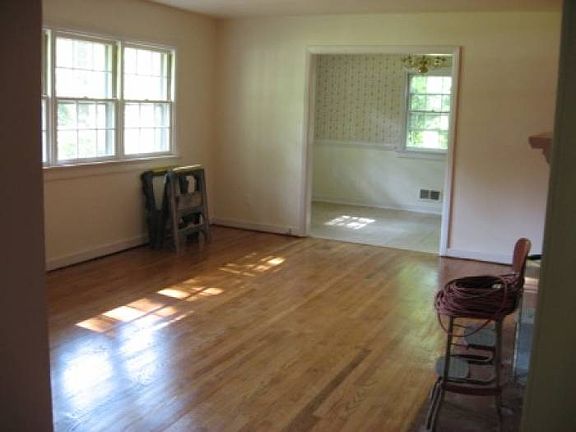 2nd image of 3005 Westgate Dr