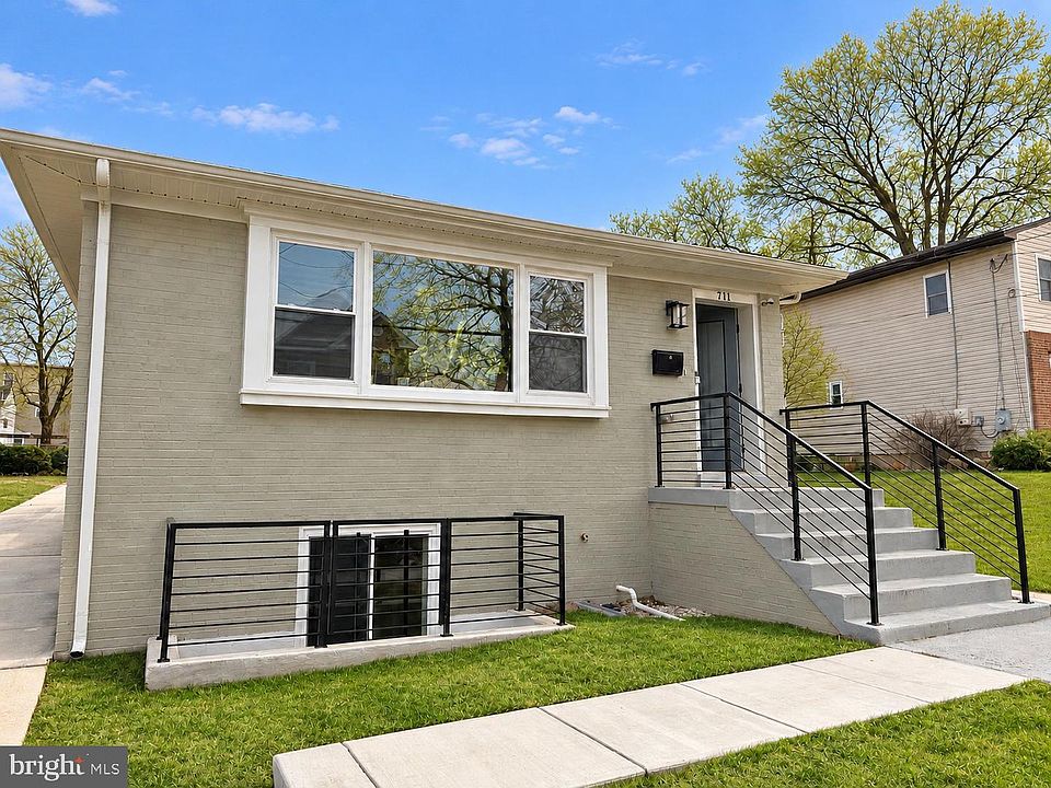 1st image of 711 55th St NE