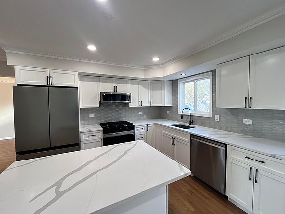 3rd image of 513 Trestle Ct