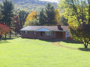 226 Mount Torrey Rd, Lyndhurst, VA 22952