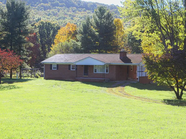 226 Mount Torrey Rd, Lyndhurst, VA 22952