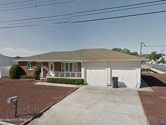 2nd image of 728 Phoebe St