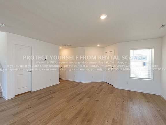 3rd image of 605 Marsol St