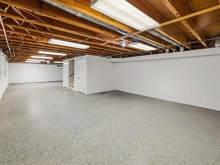 222 Eagle Rock Ave — Photo 16