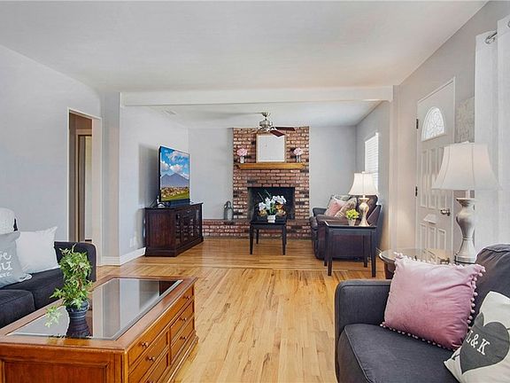 5th image of 21424 Wardham Ave