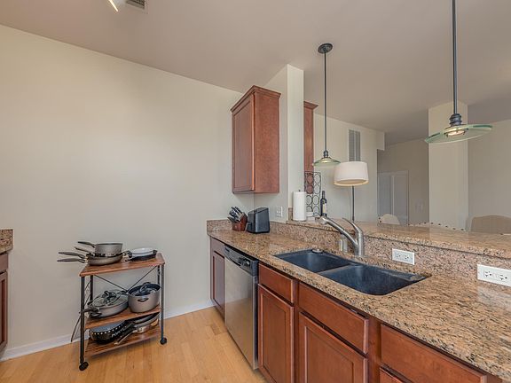 2nd image of 2923 N Clybourn Ave Unit 302