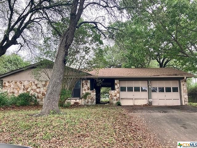 1st image of 104 Willow Ln