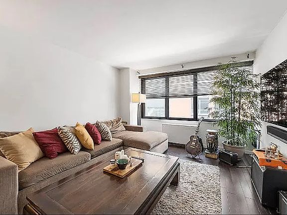 2nd image of 7 E 14th St APT 829