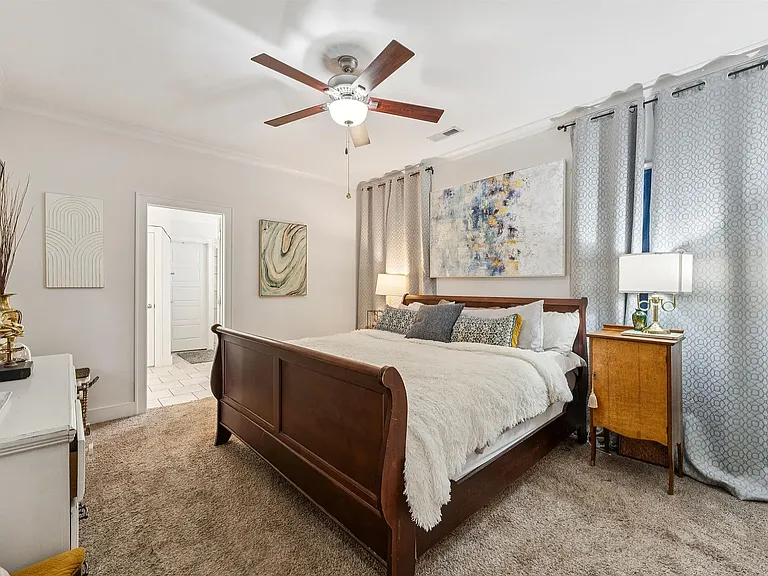 1033 Evan Cir — Photo 5