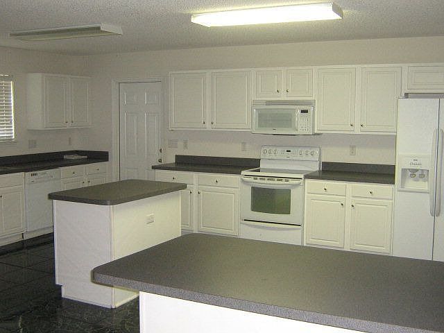 2nd image of 5 Lewis Dr
