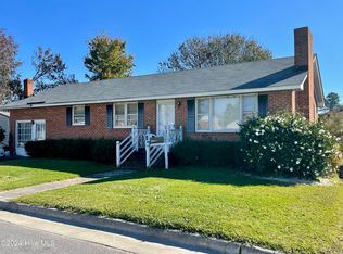 207 S Park Ave, Williamston, NC 27892