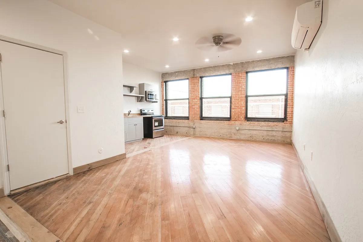 Building Photo - 801 N Piedras St