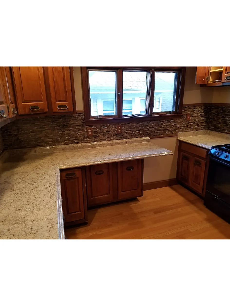 3 bed, 1600 sqft, $1,900 — Photo 1