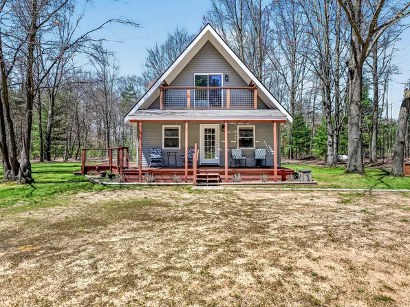 7015 S Oceana Dr, Rothbury, MI 49452