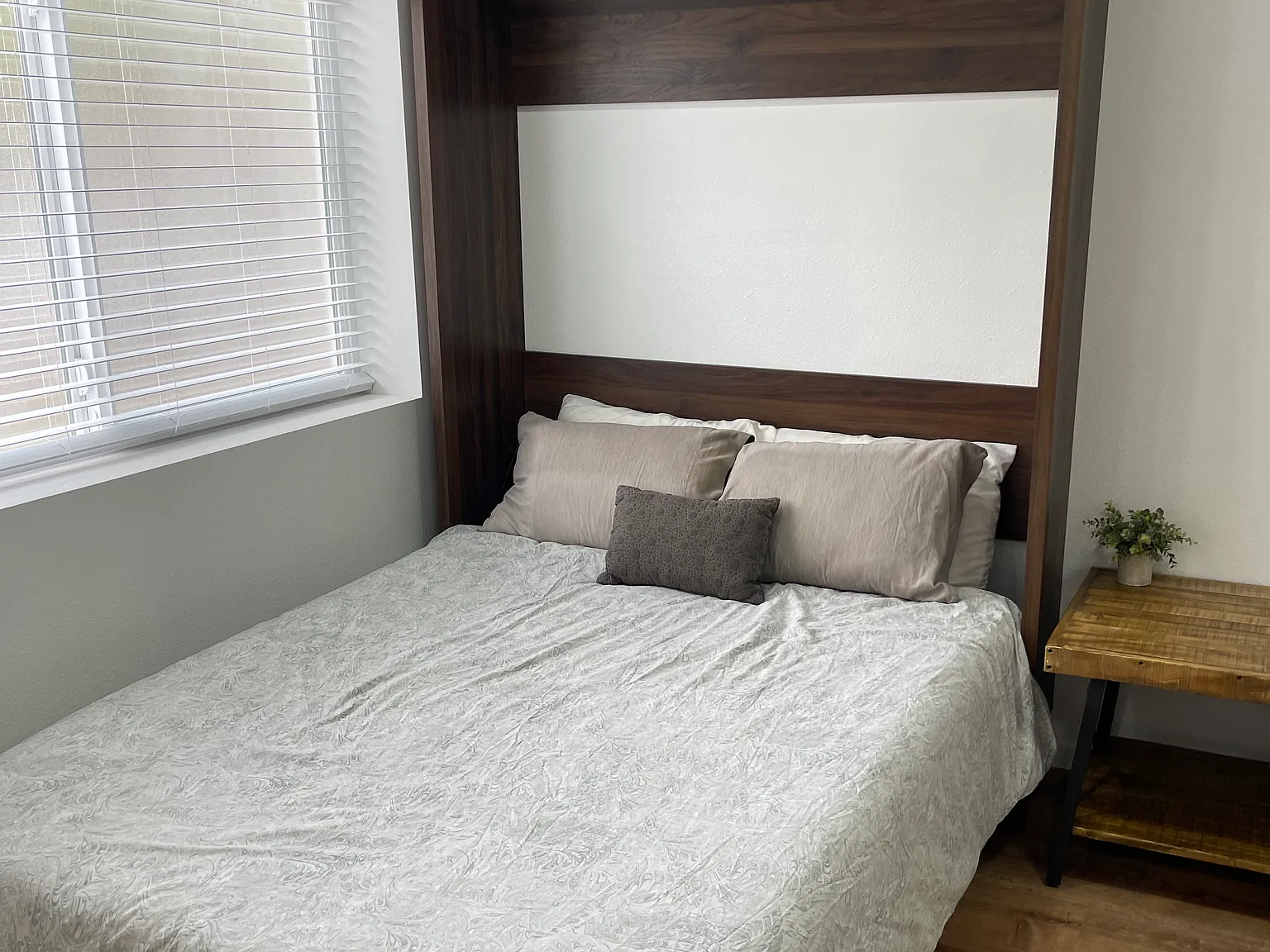 Studio, 600 sqft, $1,250 — Photo 3