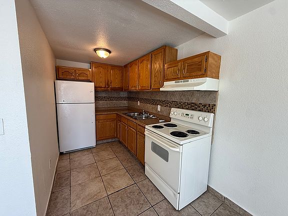 4th image of 1805 S 11th Ave #B