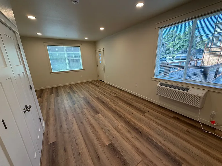 Lincoln St. Apartments — Photo 25