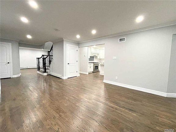 3rd image of 29 Kinsella St