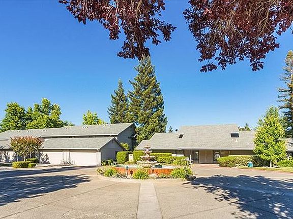 2nd image of 8137 Briar Ridge Ln