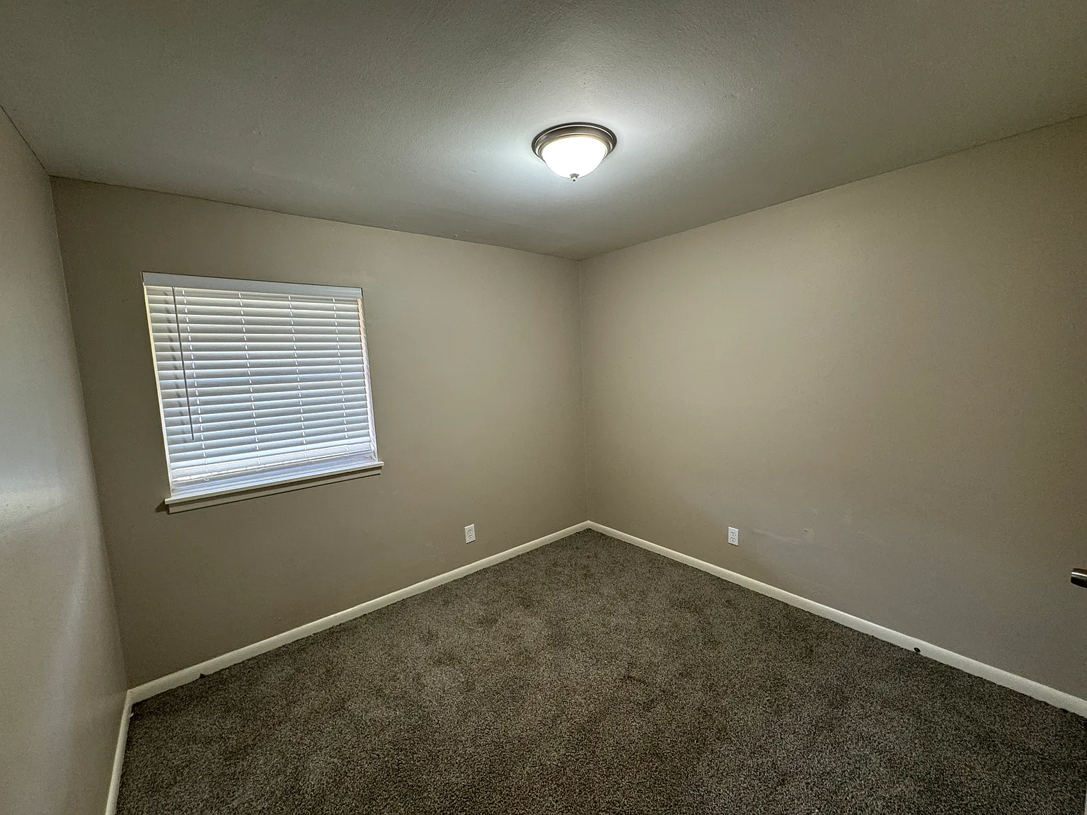 2 bed, 700 sqft, $895 — Photo 4